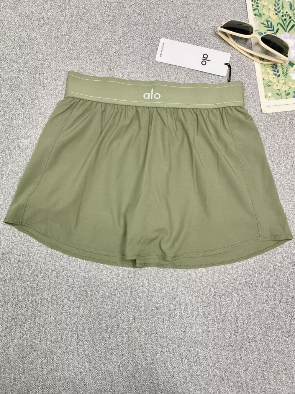 Alo Yoga Dune Grass Match Point Tennis Skirt🥑Athletic Style Chic Mini Skirt NWT - Picture 2 of 7